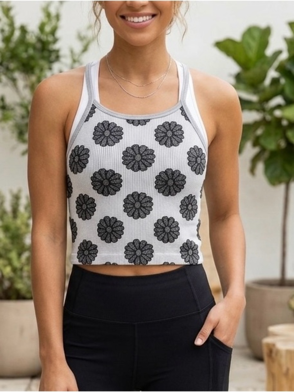 AURA Daisy Floral Seamless Ribbed Crop Top Tank S/M Boho Retro